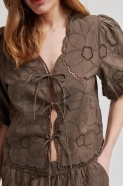 Avrille Blouse