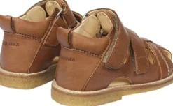 Begynder sandal med velcrolukning
