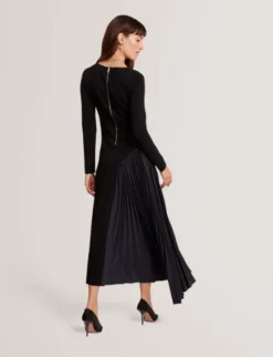 BELVIEE Long Sleeve Knit Midi Dress