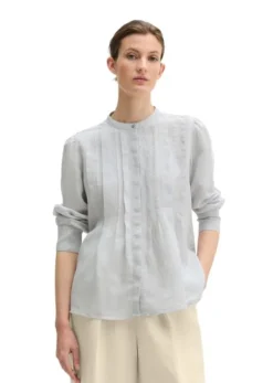 Blouse, flared shape, pleat details