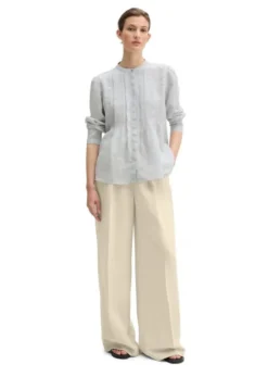 Blouse, flared shape, pleat details