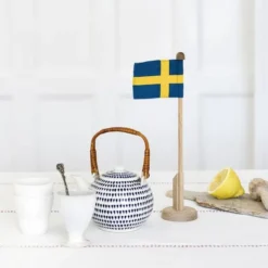 Bordflagstang med Svensk flag