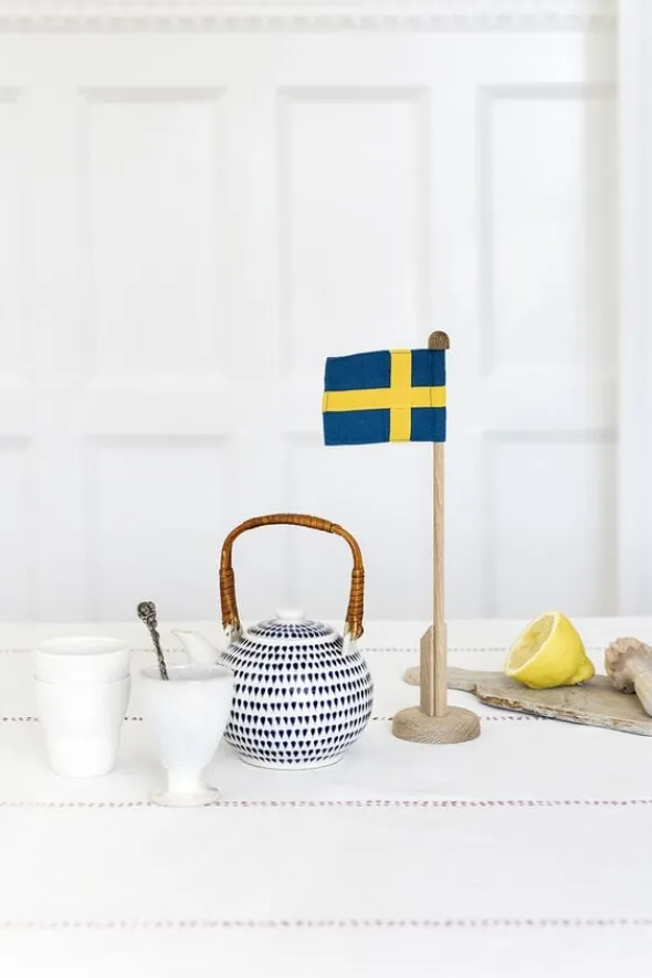 Bordflagstang med Svensk flag