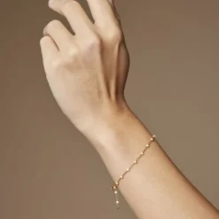 Bracelet, Lola