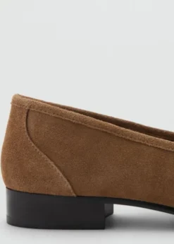Buckle suede moccasin