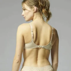 CARESSE Full cup support bra