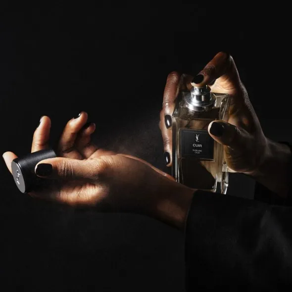 CUIR - Le Vestiaire des Parfums