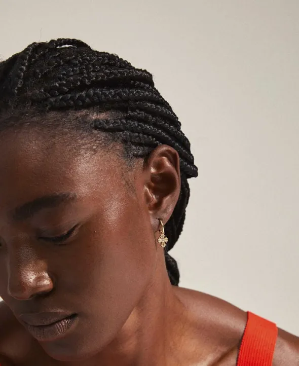 DAGMAR huggie hoop øreringe guldbelagt