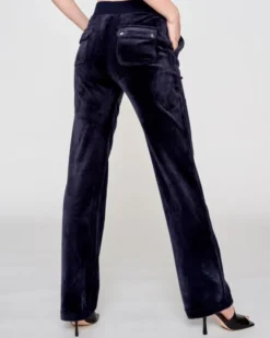 Del Ray Classic Velour Pant Pocket Design