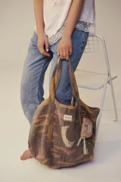 Elio Keychain Pouch