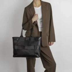 Euleenmbg Shopper, Antique