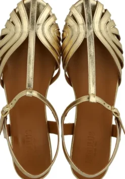 Flad sandal med smuk organisk frontdetalje