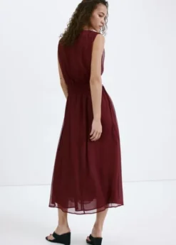 Flowy dress with gathered waist