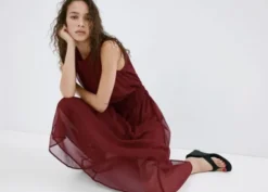 Flowy dress with gathered waist