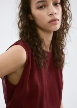 Flowy dress with gathered waist