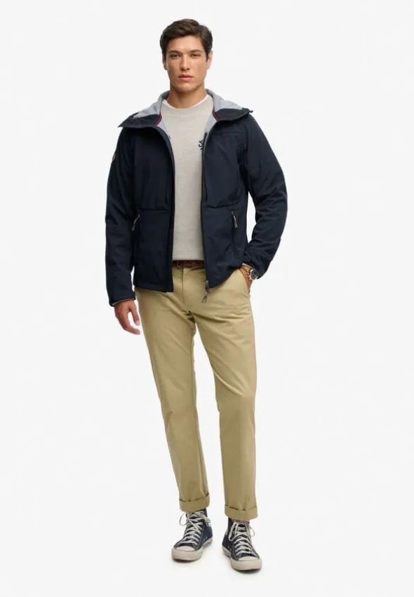 HOODED SOFTSHELL TREKKER JKT