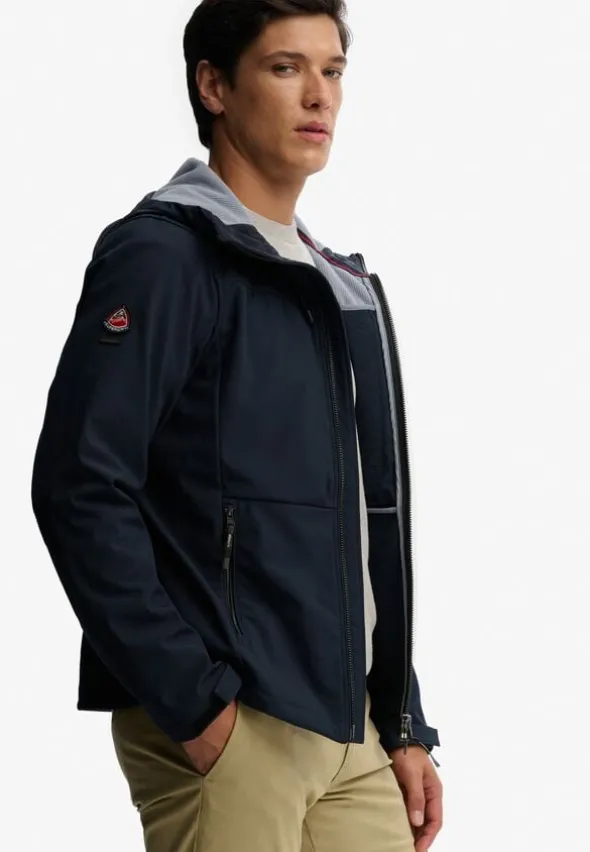 HOODED SOFTSHELL TREKKER JKT