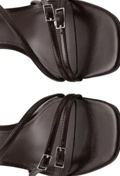 Kitten heel sandals with straps