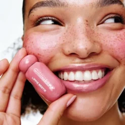 Lippie Bestie - Återfuktande läppolja med spegeleffekt