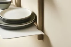 Nivo hylde stor D lys eg/ hvid
