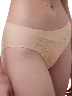 Norah Brief