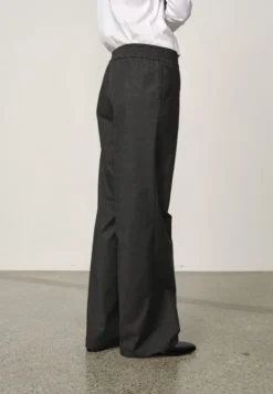 Pinky Midt Waist