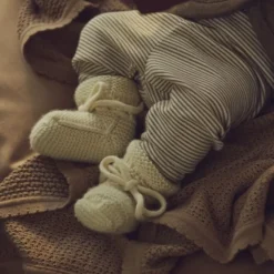 Pointelle knit blanket