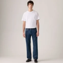 555� Relaxed Straight Jeans