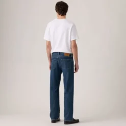 555� Relaxed Straight Jeans