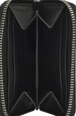 Selmambg Wallet, Studs