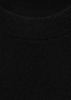 Short-sleeved fine-knit sweater