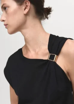 Short-sleeve jumper with metallic d
