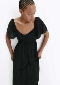Textured dress with ruched detail