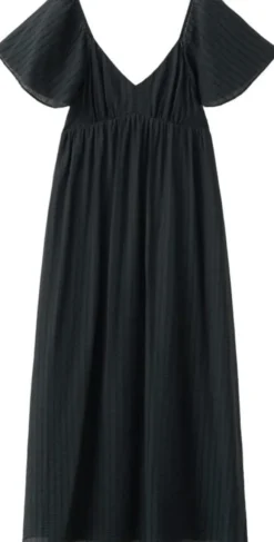 Textured dress with ruched detail