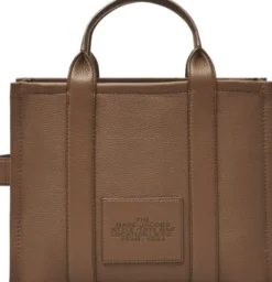 THE MEDIUM TOTE