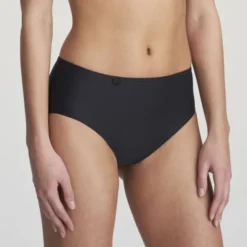 Tom full briefs