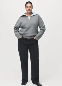 Turtleneck sweater with zip