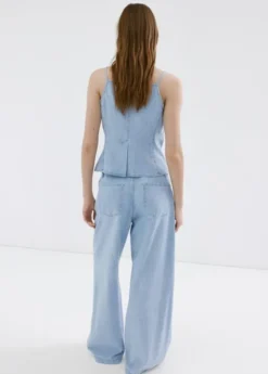Wide leg mid-rise jeans